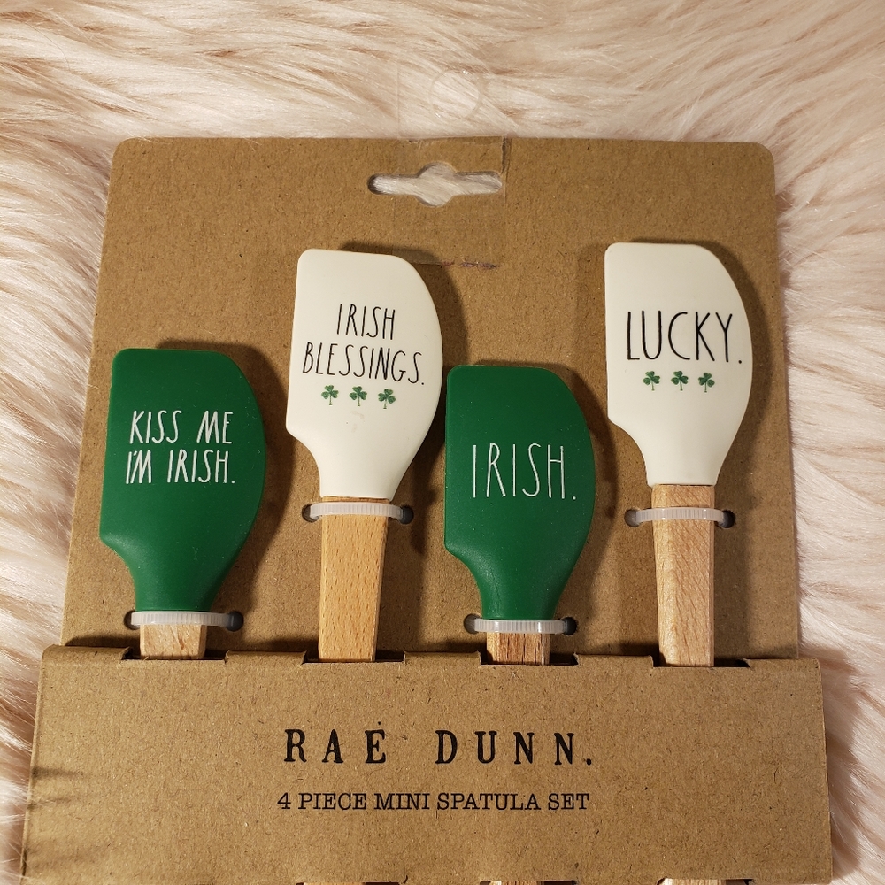 💕3/$50💕 RAE DUNN 4 Piece Mini Holiday Spatulas